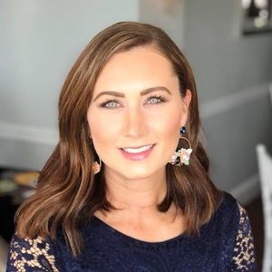 Meet your Posher, Lauren